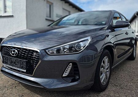 Hyundai i30 gebraucht kaufen Hyundai i30 1.0 T-GDI * PDC * Bluethoot Tel&Musik*