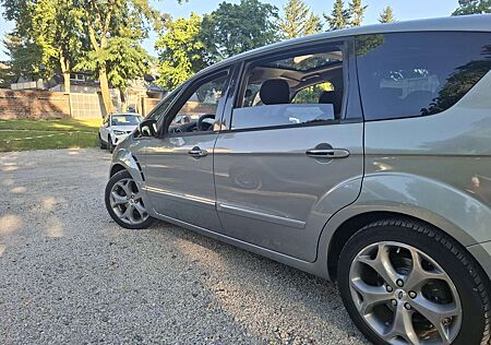 Ford S-Max 2.2 TDCi DPF Titanium