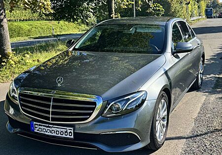 Mercedes-Benz E 220 d WIDESCREEN
