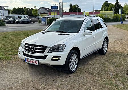 Mercedes-Benz ML 300 CDI BlueEff 4-M GrandEditon DiamantWeiß