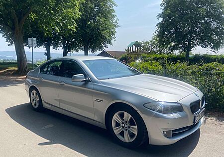 BMW 523 i / Automatik / Leder