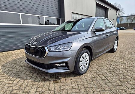 Skoda Fabia 1.0 TSI 95PS Selection 5-türig Rückf.Kamera Par...