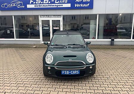 Mini Cooper S Cabrio Sidewalk