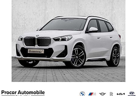 BMW iX1 xDrive30 M SPORT+H/K+AHK+PANO+DA+PA