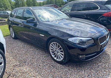BMW 523 Touring Leder+Xenon+Panorama+AHK+HUD