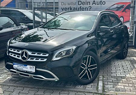 Mercedes-Benz GLA 180 Aut. Urban KAMERA+NAVI+LED