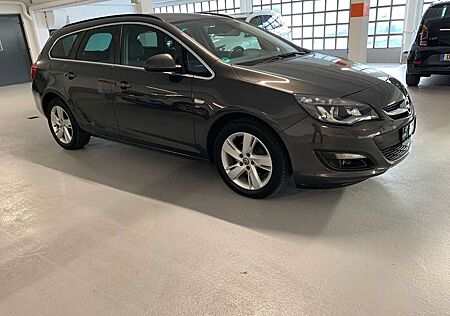 Opel Astra J Sports Tourer Energy mit XENON/KAMERA