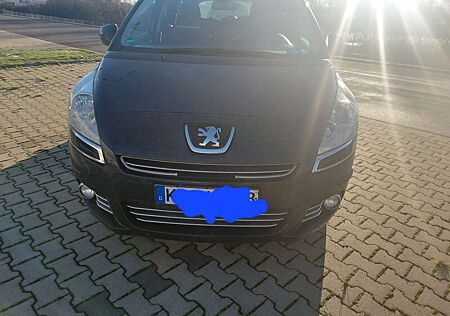 Peugeot 5008 155 THP Family Plus