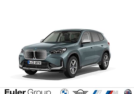 BMW iX1 eDrive 20 HUD El. Panodach Panorama Navi Digitales
