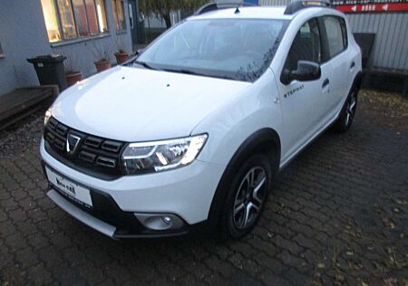 Dacia Sandero Stepway Celebration,Navi,AHK,Klima,PDC,Tempomat.