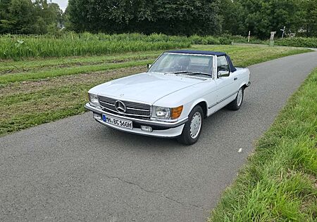 Mercedes-Benz SL 560