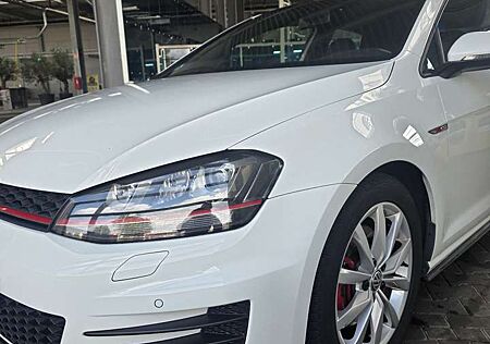 VW Golf GTI Volkswagen GTI BMT
