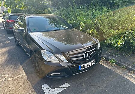 Mercedes-Benz E 300 CDI DPF BlueEFFICIENCY 7G-TRONIC Avantgarde