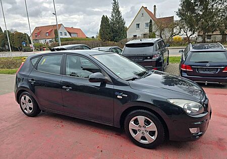Hyundai i30 blue 1.4 Comfort