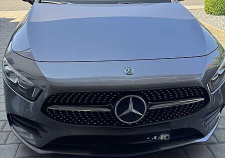 Mercedes-Benz A 220 7G-DCT AMG Line