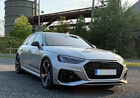 Audi RS4 GT Silber Unikat Carbon Keramik Vollausstattung