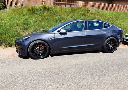 Tesla Model 3 SR+,AHK, 20" Räder, 8 Räder, H&R, Ambilight