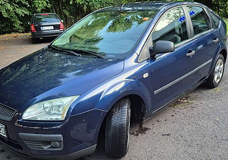Ford Focus 1.6 16V Ambiente