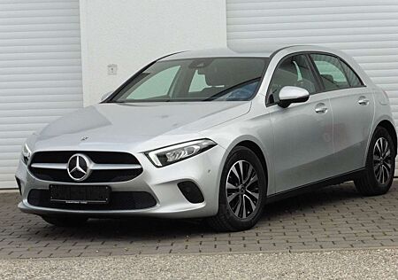 Mercedes-Benz A 180 d DCT LED Navi Kamera CarPlay 1-Hand SHZ