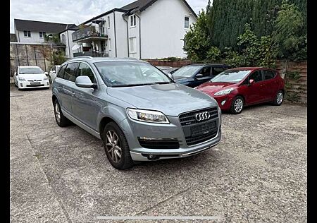 Audi Q7 3.0 TDI DPF quattro tiptronic