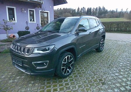 Jeep Compass Limited 4WD Multijet Vollled. Panorama Navi Spura.