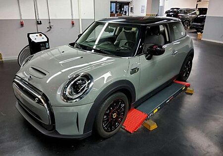 Mini Cooper SE Classic Trim Aut/Navi/SportSitze/Apple