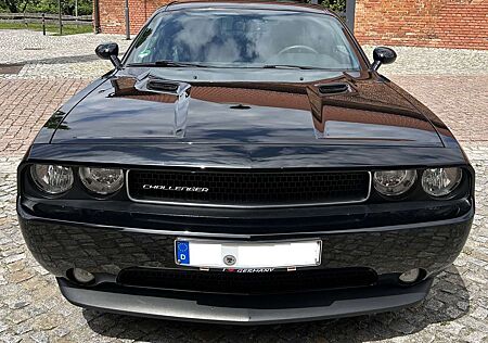 Dodge Challenger SXT Plus