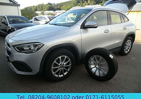 Mercedes-Benz GLA 200 d Panorama/Navi/Sommer- und Winterräder