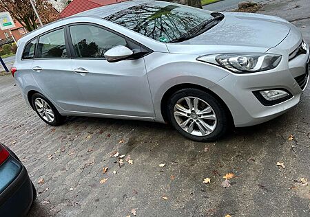 Hyundai i30 i30cw 1.6 CRDi Fifa World Cup Edition