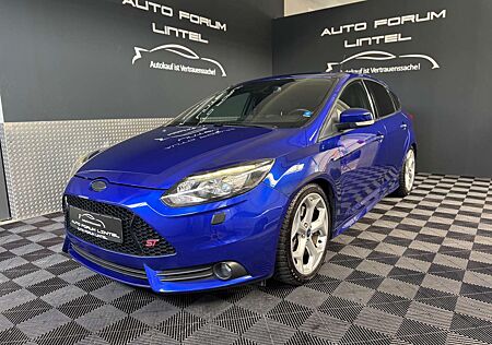 Ford Focus ST-RECARO-LED-8XBEREIFT-TÜV NEU-ALU-XENON-