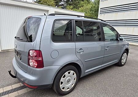 VW Touran Volkswagen 1.9 TDI DPF Freestyle Scheckheftgepflegt!