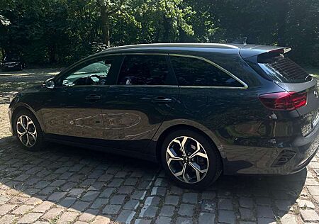 Kia Cee'd Ceed / 1.4 T-GDI OPF Spirit