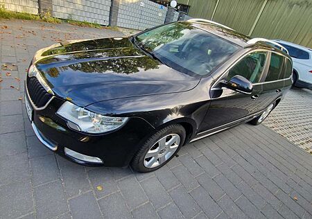 Skoda Superb Superb Combi 2.0 TDI DSG FAMILY