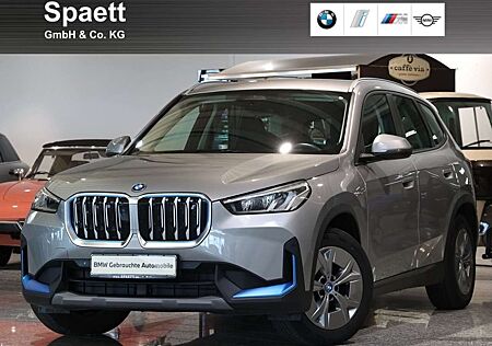 BMW iX1 xDrive30 17Zoll LED RFK Navi BT USB