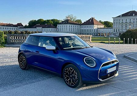 Mini Cooper SE Favoured Trim - XL Paket - inkl. EuroPlus Garantie