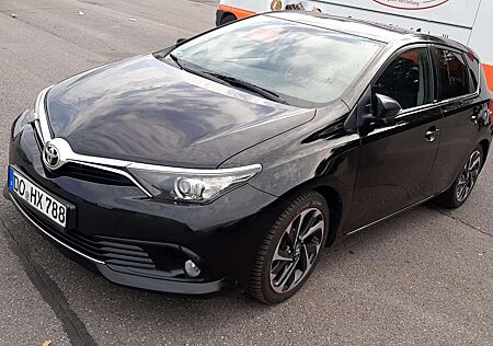 Toyota Auris 1.6 D-4D Touring Sports Design Edition