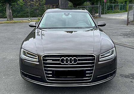 Audi A8 Quattro long* Exclusive*Massage*Sitzbel*Stand