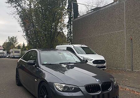 BMW 335i 335 M Paket *SCHECKHEFT*