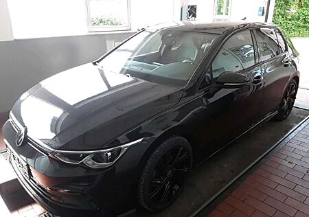 VW Golf Volkswagen 8 2.0 TDI R-Line*DSG*PANO*IQ-LIGHT MATRIX*