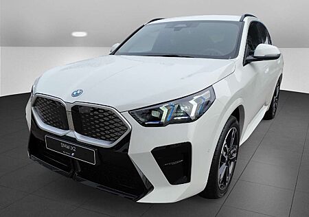 BMW iX2 eDrive20 M Sportpaket DAB LED Komfortzg.