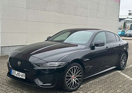 Jaguar XE R-Dynamic AWD BLACK PACK / Premium Paket