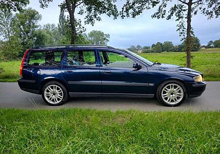 Volvo V70 T5 Leder / Schaltgetriebe/ Tüv/ SHZ/ Klima/ Memory