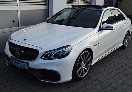 Mercedes-Benz E 63 AMG Lim. 4M*LED*Pano*R-Kamera*HarmanK*Mopf*