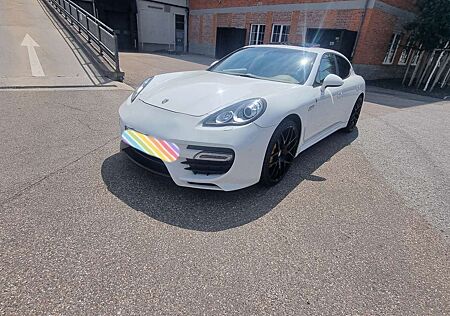 Porsche Panamera S