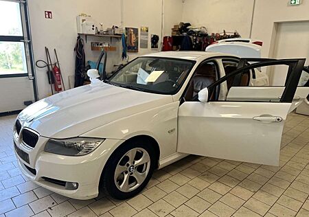 BMW 320 d Efficient Dynamics/Sitzheizung/Leder/PDC