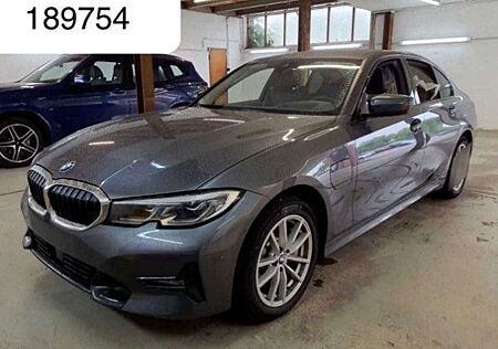 BMW 330 e Sport Line Laser ACC HeadUp Cockpit Prof