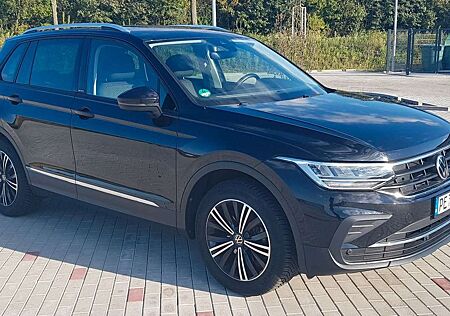 VW Tiguan Volkswagen 1.5 TSI OPF ACTIVE