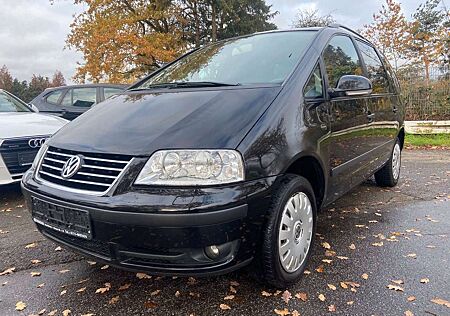 VW Sharan Volkswagen TREND 1.9 TDI 7-SITZE + AHK + SHZ +NAVI