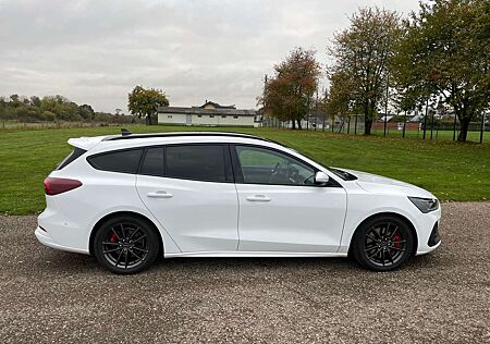 Ford Focus Turnier ST X 2.3 EcoBoost