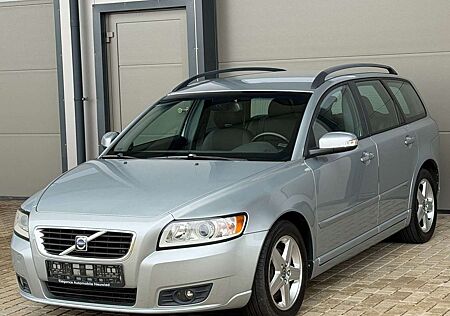 Volvo V50 2.0D Aut. Momentum*T-LEDER*PDC*KLIMAAUT.*AHK